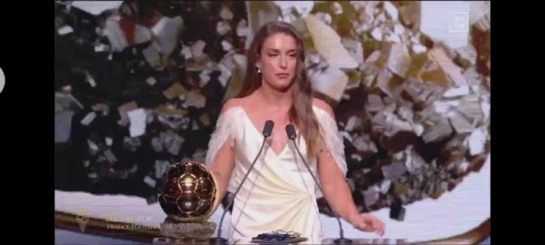 普特拉斯获2026女足金球奖,第三次获奖终结邦马蒂垄断