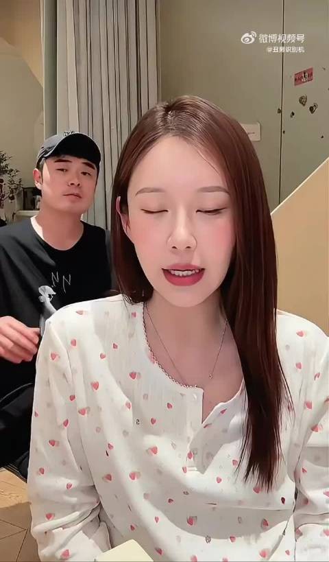 张子萱42岁状态佳，日常vlog陈赫出镜感情稳定