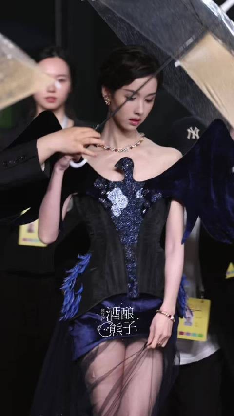 小恶魔陈都灵
