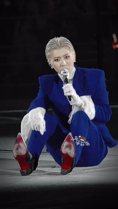蔡徐坤<a target=