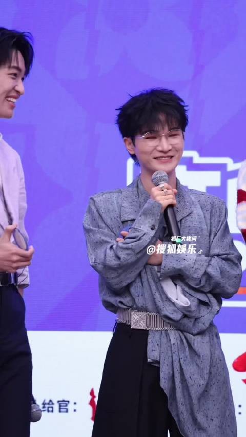 容祖儿保存过周深翻白眼的表情包!周深说自己也有