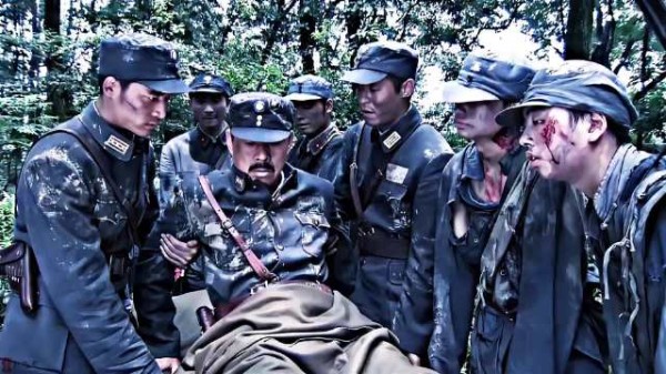 “朱豪腿烂无药可用 士兵掏出老爹的假药 赌一把救命！”