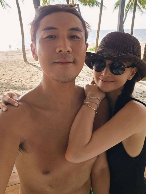 TVB视帝谭俊彦陪妻儿游富国岛，任祉妍晒泳装照，老公甘当摄影师