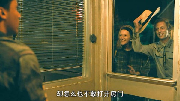 女人惊恐的发现,怪物不断伪装成人类