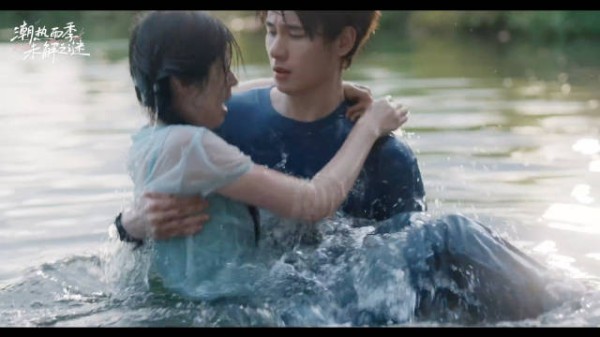 周也胡先煦潮热雨季未解之谜首发片花,青春悬疑现偶