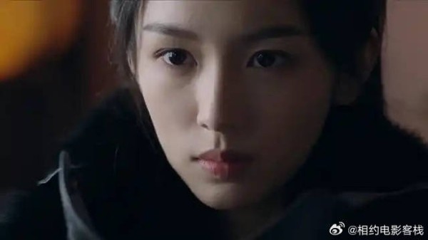 飞鸿将军威名赫赫，却无人知晓，她还是倾国倾城的女子