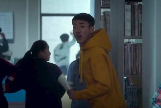 易遥跳海没有人站出来，流言堆成压垮她的山