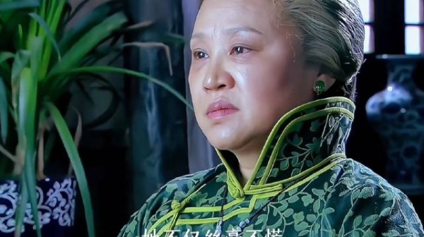 八旬老太一对双枪出神入化,打得土匪落花流水