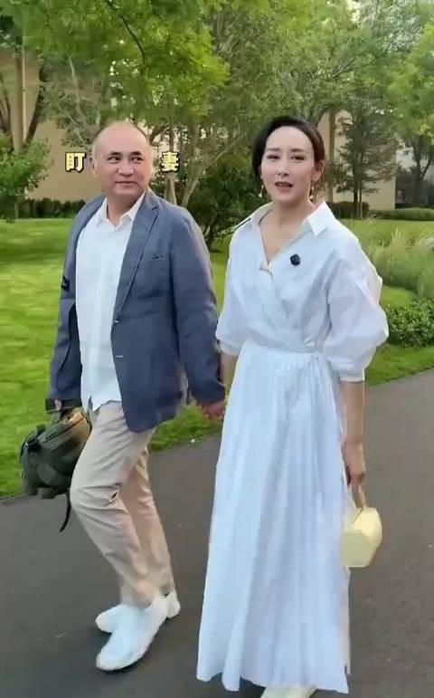 胡静嫁马来西亚首富，结婚十几年恩爱如初