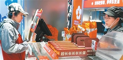 网红食品，谁在为“新奇”买单？